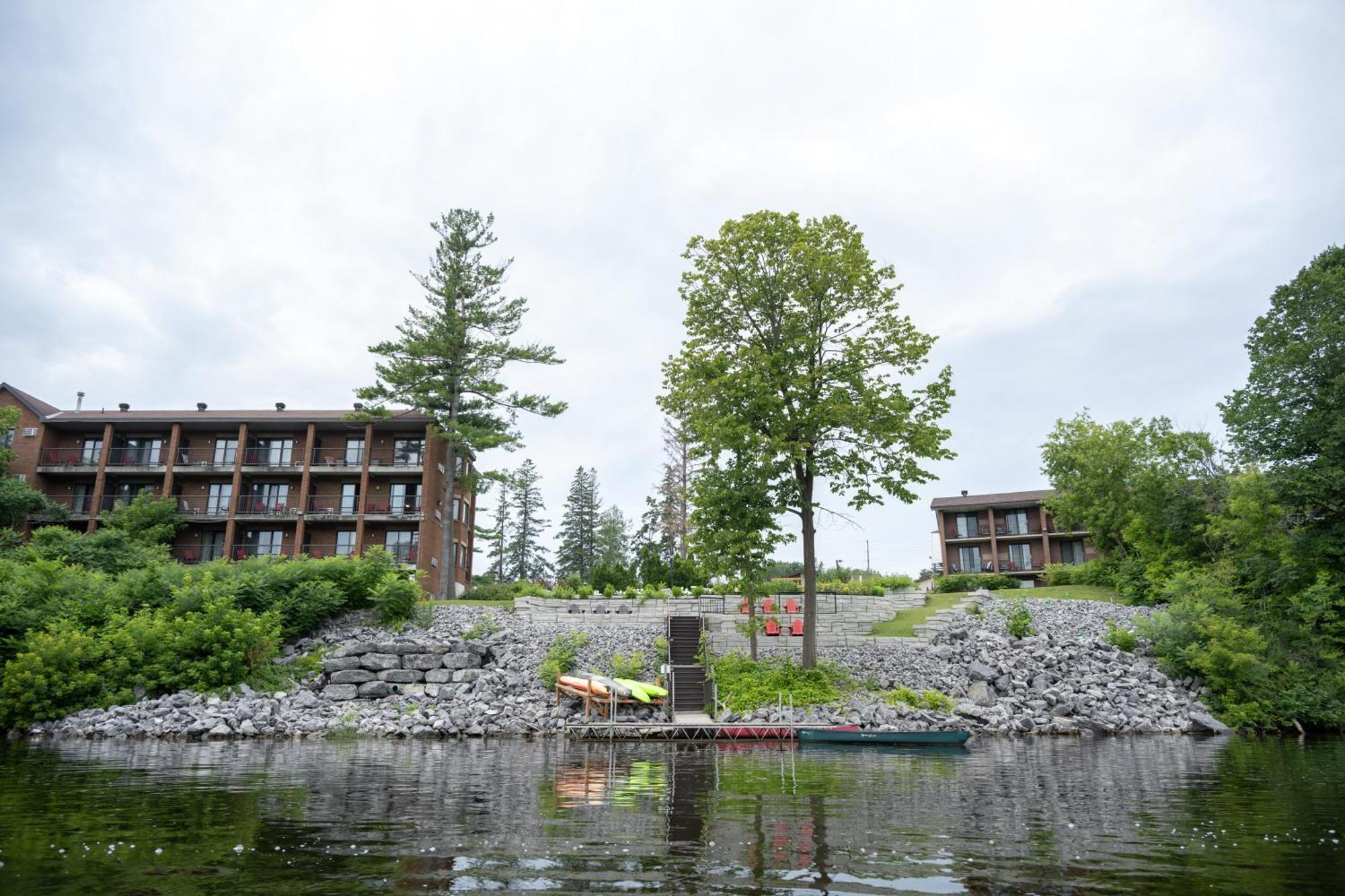 מלון Ramada By Wyndham Ottawa On The Rideau מראה חיצוני תמונה