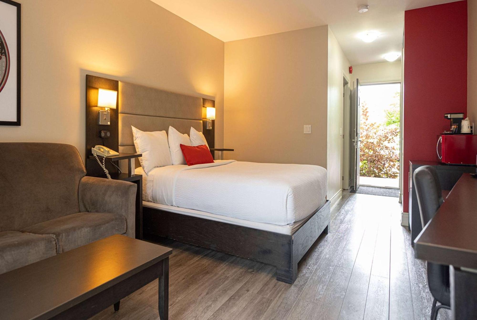 מלון Ramada By Wyndham Ottawa On The Rideau מראה חיצוני תמונה